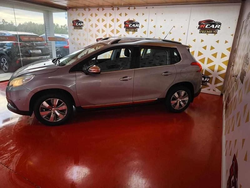 Usado Peugeot 2008 Active 92 HP (67 kW) 2015 Cinzento SUV