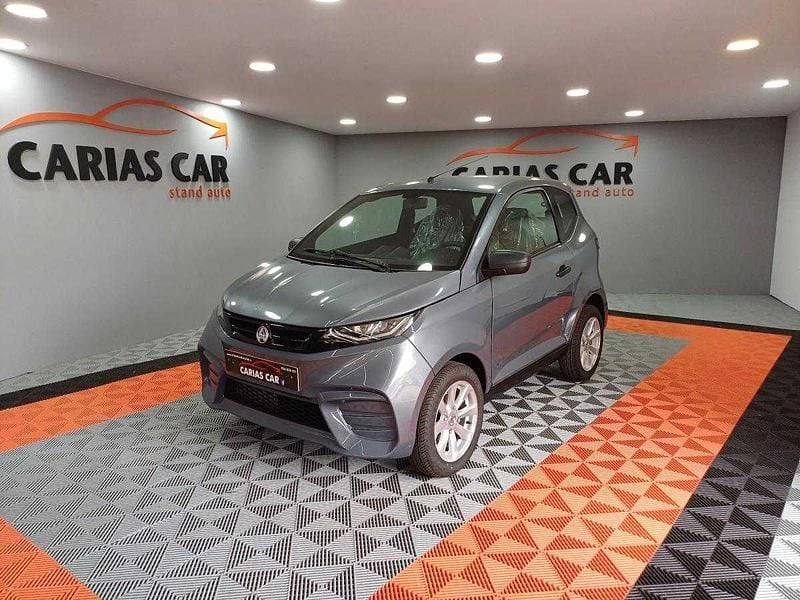 Cinzento Novo 2025 Aixam City | € 19.750 - Imagem 1/4