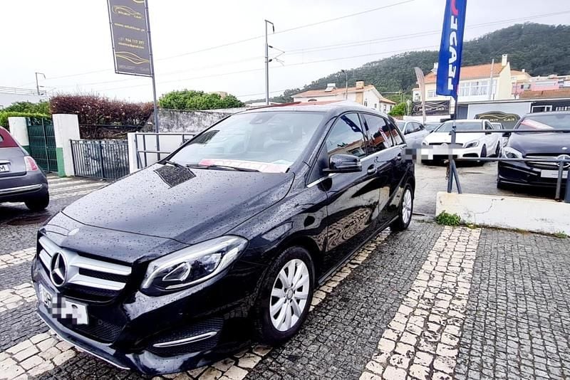 Preto Usado 2016 Mercedes B180 Style Monovolume | € 18.990 (Preço elevado) - Imagem 1/4