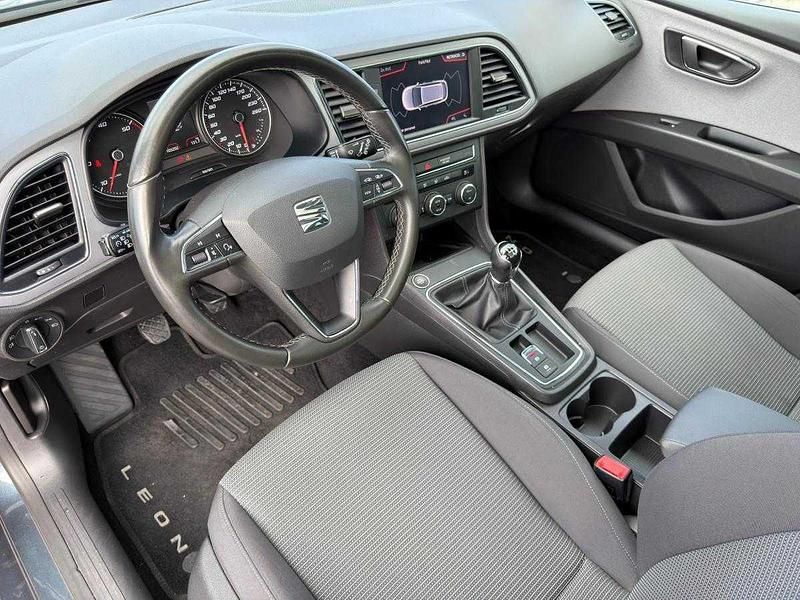 Usado Seat Leon ST 115 HP (84 kW) 2019 Cinzento Carrinha