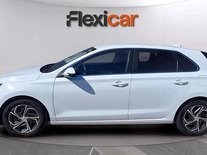 Usado Hyundai i30 Style 120 HP (88 kW) 2021 Branco