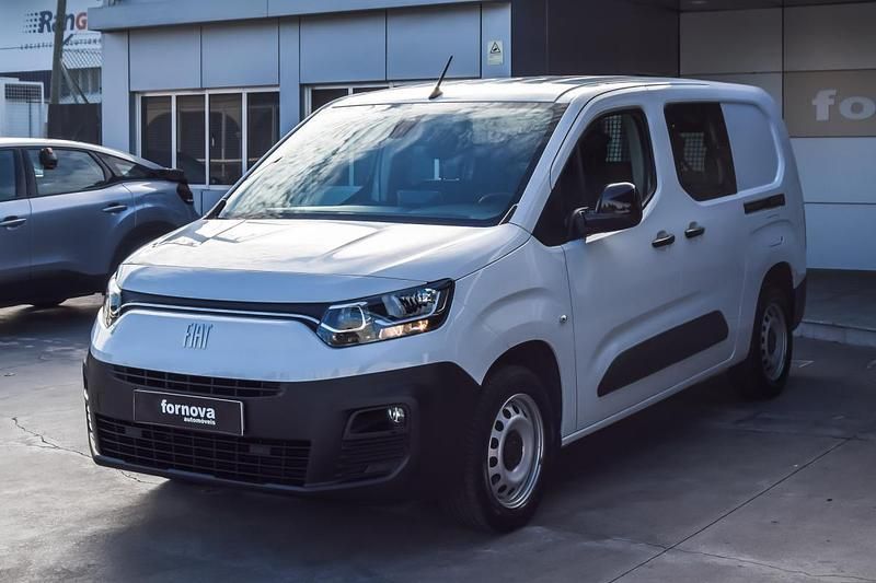 Usado Fiat Doblò 100 HP (73 kW) 2023 Branco Monovolume