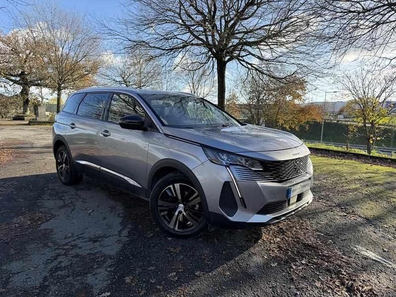 Cinzento Usado 2024 Peugeot 5008 | € 31.990 (Preço justo) - Imagem 1/4