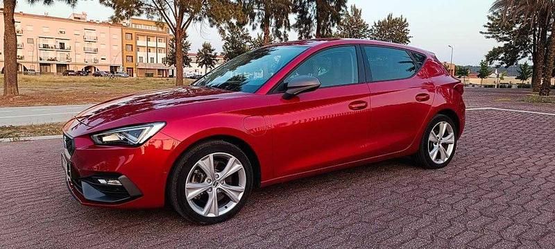 Usado Seat Leon 204 HP (150 kW) 2021 Vermelho