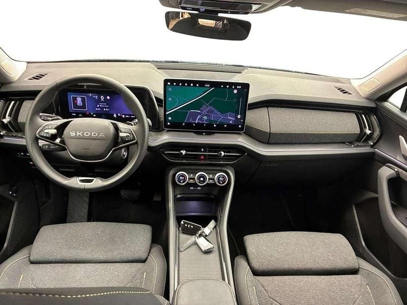 Usado Skoda Kodiaq 150 HP (110 kW) 2025 Cinzento SUV