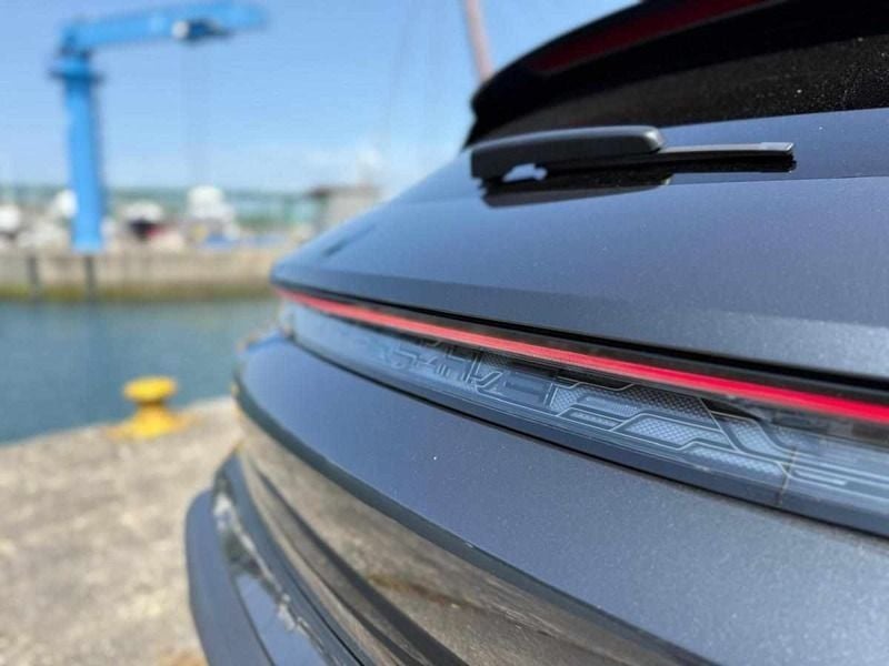 Usado Porsche Taycan 350 kW (476 HP) 2024 Outra Sedan