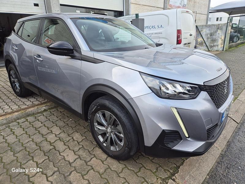 Usado Peugeot 2008 Active 102 HP (75 kW) 2022 Cinza SUV