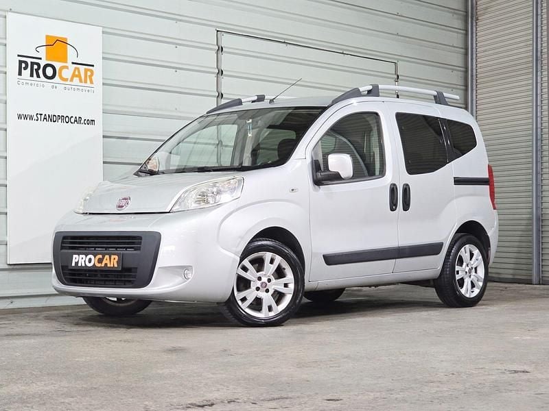 Usado Fiat Fiorino Trekking 95 HP (69 kW) 2014 Cinza Monovolume