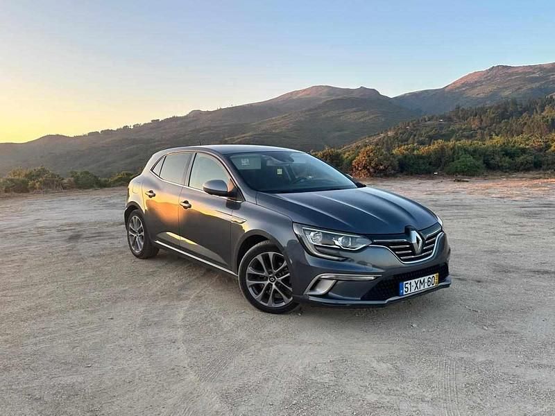 Cinzento Usado 2019 Renault Mégane IV Citadino | € 16.950 - Imagem 1/4