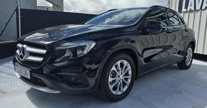 Preto Usado 2016 Mercedes GLA180 Style SUV | € 23.900 (Preço elevado) - Imagem 1/4