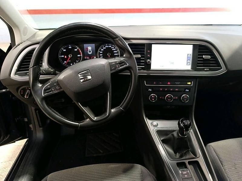 Usado Seat Leon ST 115 HP (84 kW) 2018 Cinzento Carrinha