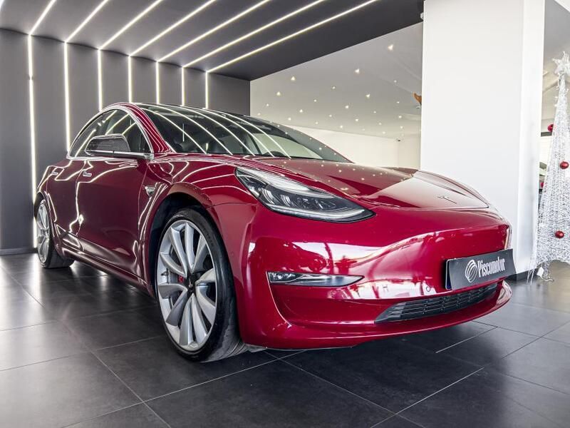 Vermelho Usado 2019 Tesla Model 3 Sedan | € 29.800 (Caro) - Imagem 1/4