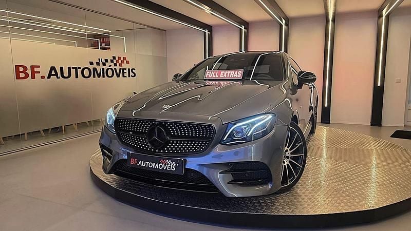 Cinzento Usado 2017 Mercedes E220 AMG line Coupé | € 34.900 (Preço justo) - Imagem 1/4