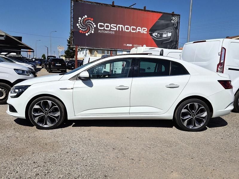 Branco Usado 2021 Renault Mégane IV Sedan | € 16.400 (Super Preço) - Imagem 1/4