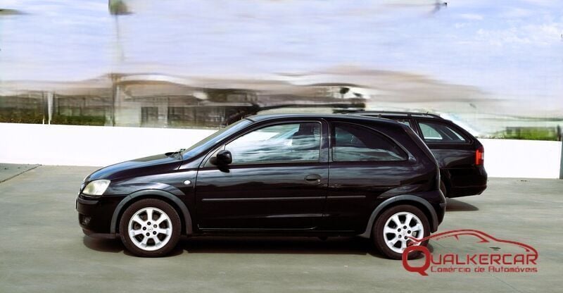 Usado Opel Corsa 100 HP (73 kW) 2003 Preto Citadino