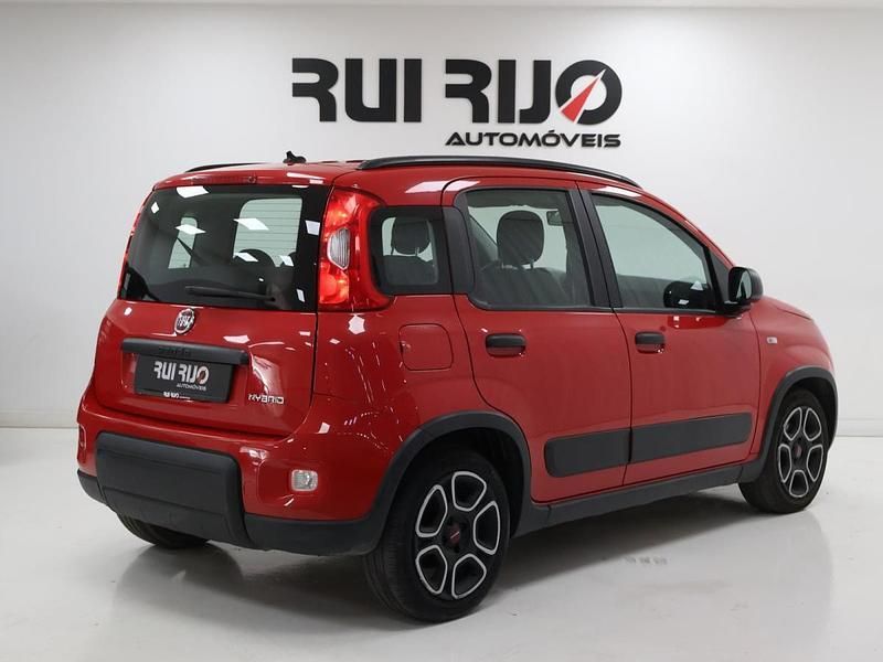 Usado Fiat Panda 70 HP (51 kW) 2022 Vermelho Citadino