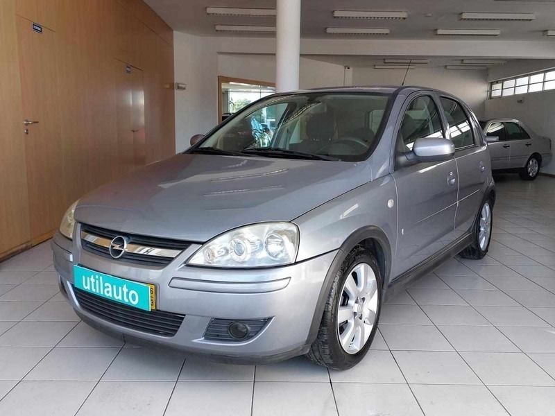 Cinzento Usado 2006 Opel Corsa Citadino | € 4.990 (Preço justo) - Imagem 1/4