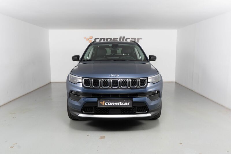 Azul Usado 2022 Jeep Compass Limited SUV | € 25.980 (Preço justo) - Imagem 1/4