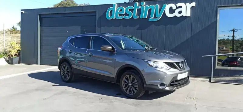 Cinzento Usado 2015 Nissan Qashqai N-Connecta SUV | € 15.490 (Preço justo) - Imagem 1/4