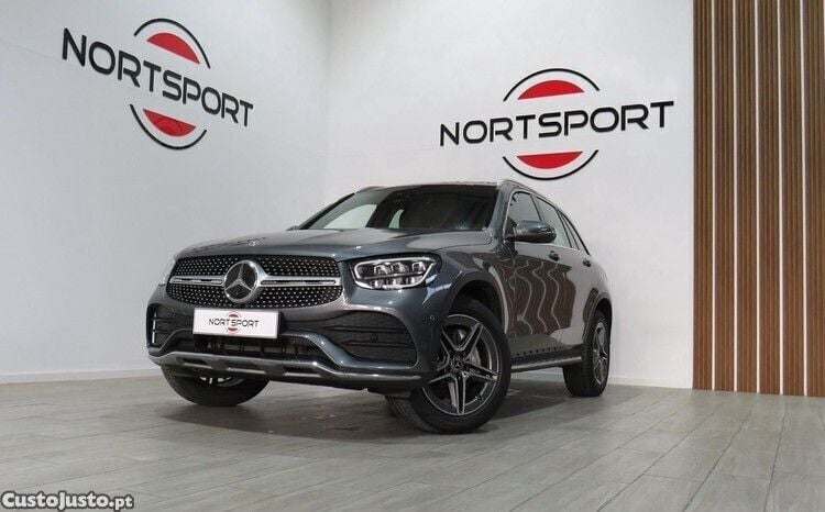 Cinza Usado 2021 Mercedes GLC300e AMG SUV | € 48.500 (Preço justo) - Imagem 1/1