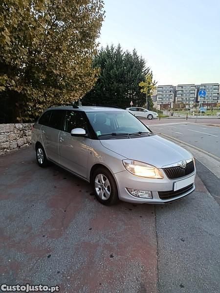 Cinza Usado 2012 Skoda Fabia Carrinha | € 6.900 (Preço justo) - Imagem 1/1