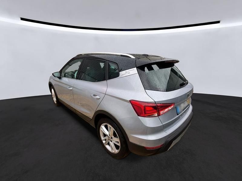 Usado Seat Arona FR 115 HP (84 kW) 2019 Cinzento claro metalizado SUV