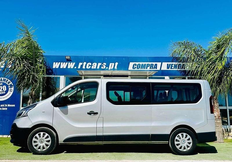 Usado Renault Trafic Zen 145 HP (106 kW) 2019 Cinzento Monovolume