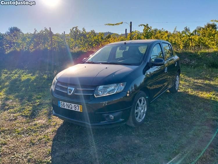 Preto Usado 2013 Dacia Sandero Citadino | € 5.750 - Imagem 1/1