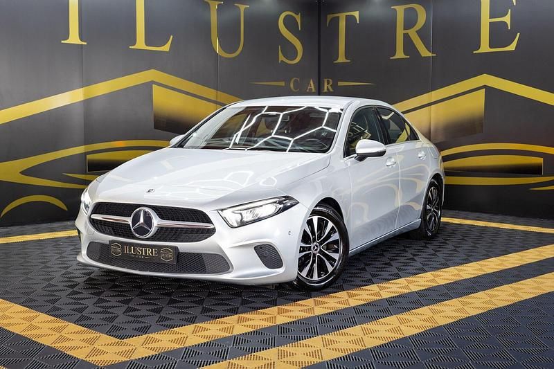 Cinza Usado 2021 Mercedes A180 Progressive Sedan | € 26.900 - Imagem 1/4