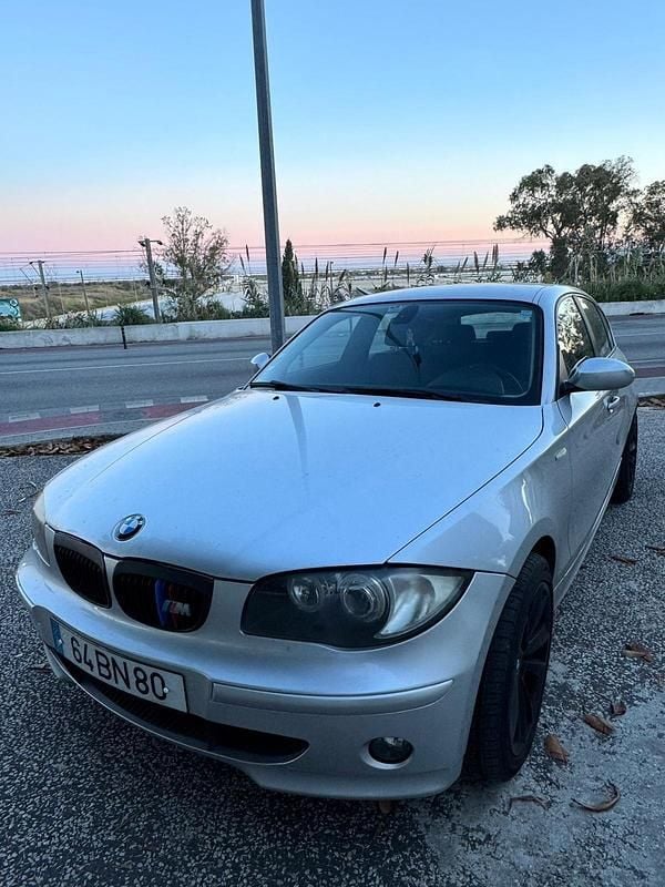 Cinza Usado 2006 BMW 120 Citadino | € 6.000 (Super Preço) - Imagem 1/4