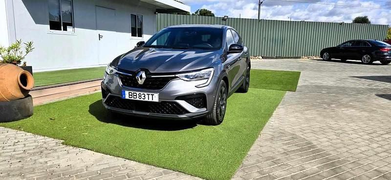 Usado Renault Arkana 160 HP (117 kW) 2023 Cinzento SUV