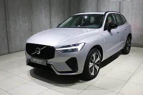 Usado Volvo XC60 Plus 350 HP (257 kW) 2023 Cinza prata SUV