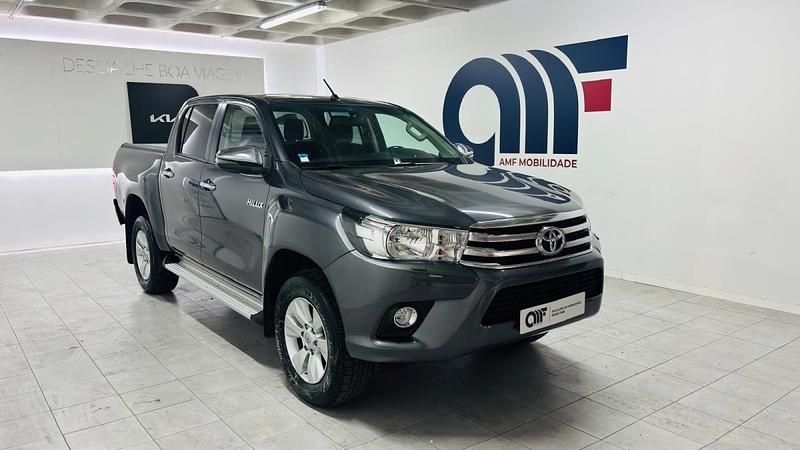 Cinza Usado 2019 Toyota HiLux Pickup | € 29.899 (Bom preço) - Imagem 1/4