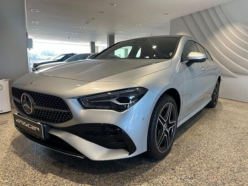 Usado Mercedes CLA250e AMG line 218 HP (160 kW) 2024 Cinza Sedan