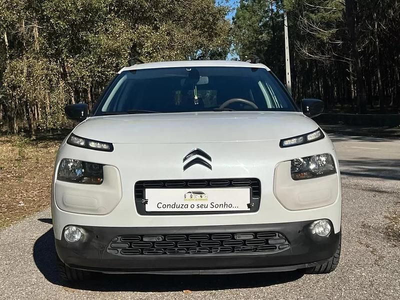 Branco Usado 2016 Citroën C4 PureTech SUV | € 8.950 (Bom preço) - Imagem 1/4