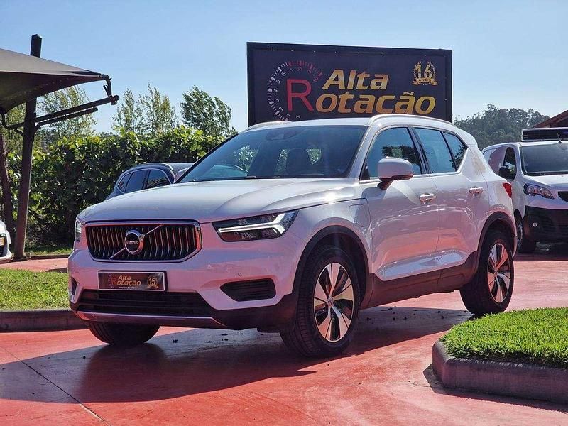 Branco Usado 2022 Volvo XC40 SUV | € 28.400 (Bom preço) - Imagem 1/4