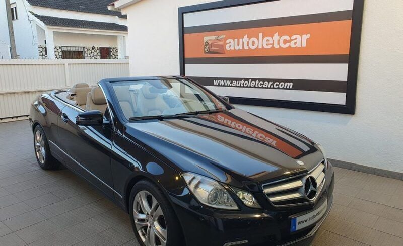 Preto Usado 2010 Mercedes E220 Cabrios | € 21.900 - Imagem 1/4