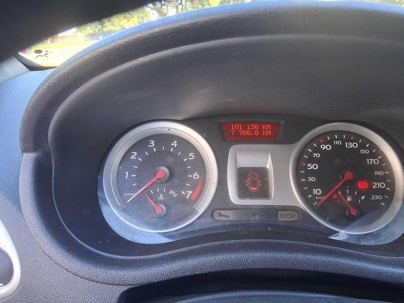 Usado Renault Clio III Rip Curl 85 HP (62 kW) 2008