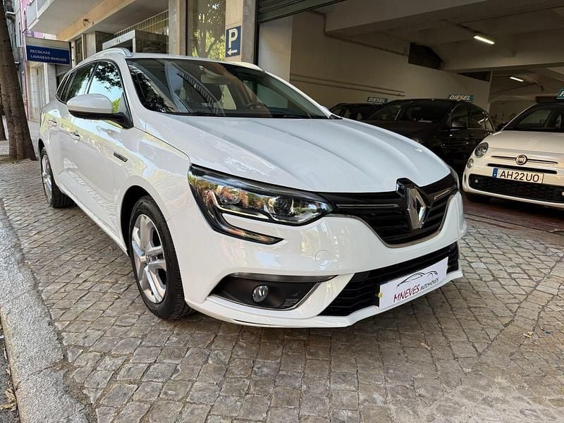 Branco Usado 2017 Renault Mégane GrandTour Dynamique Carrinha | € 13.900 (Bom preço) - Imagem 1/4