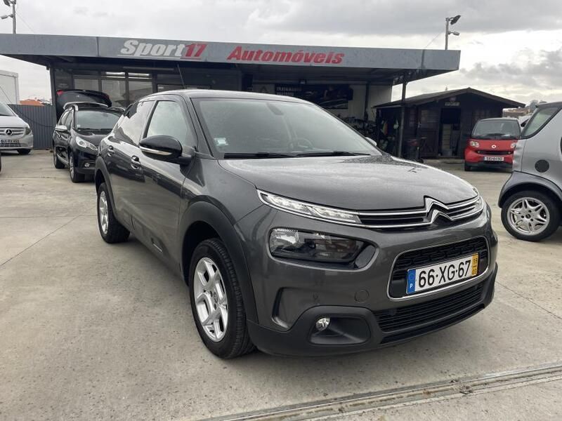 Cinzento Usado 2019 Citroën C4 Cactus Citadino | € 14.800 (Preço justo) - Imagem 1/4