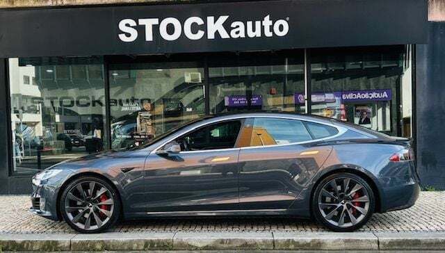 Antracite Usado 2019 Tesla Model S Sedan | € 58.500 - Imagem 1/4