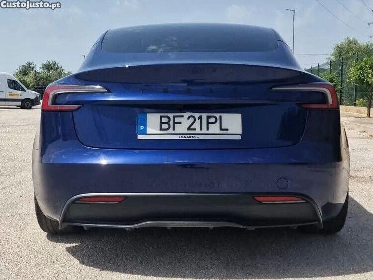 Azul Usado 2023 Tesla Model 3 Sedan | € 35.850 (Preço justo) - Imagem 1/1