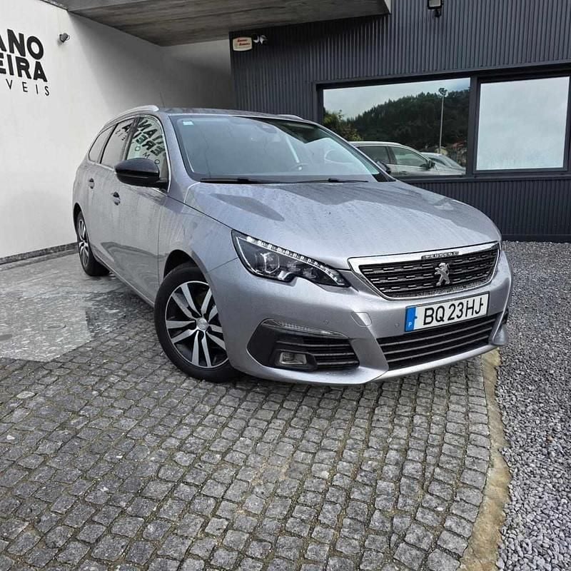 Usado Peugeot 308 SW 130 HP (95 kW) 2020 Cinzento Carrinha