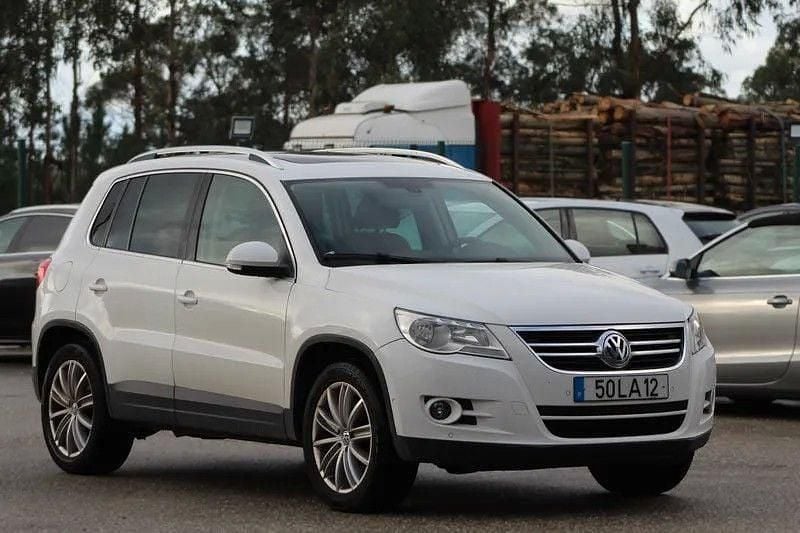 Usado VW Tiguan Trendline 150 HP (110 kW) 2010 Branco SUV