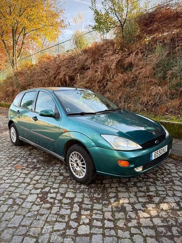 Verde Usado 1999 Ford Focus Citadino | € 1.590 (Preço justo) - Imagem 1/4