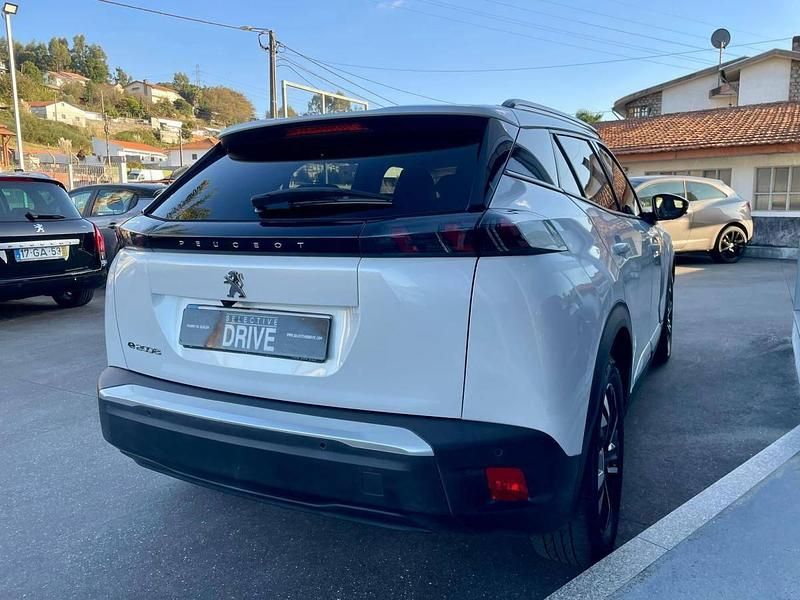 Usado Peugeot e-2008 Allure 100 kW (136 HP) 2020 Branco SUV