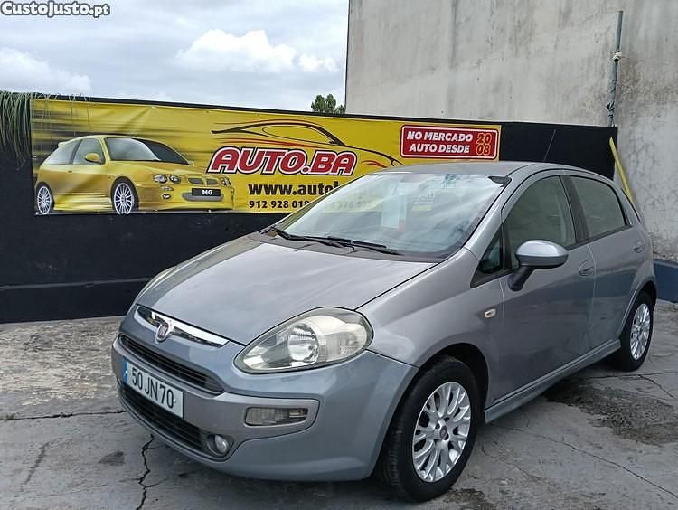 Cinza Usado 2010 Fiat Punto Evo Dynamic Citadino | € 4.999 - Imagem 1/1