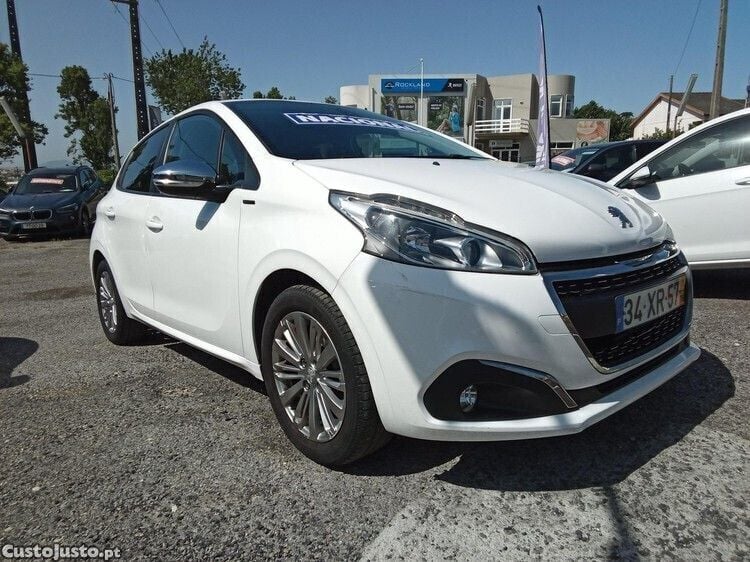 Branco Usado 2019 Peugeot 208 Signature Sky Citadino | € 11.900 (Preço elevado) - Imagem 1/1