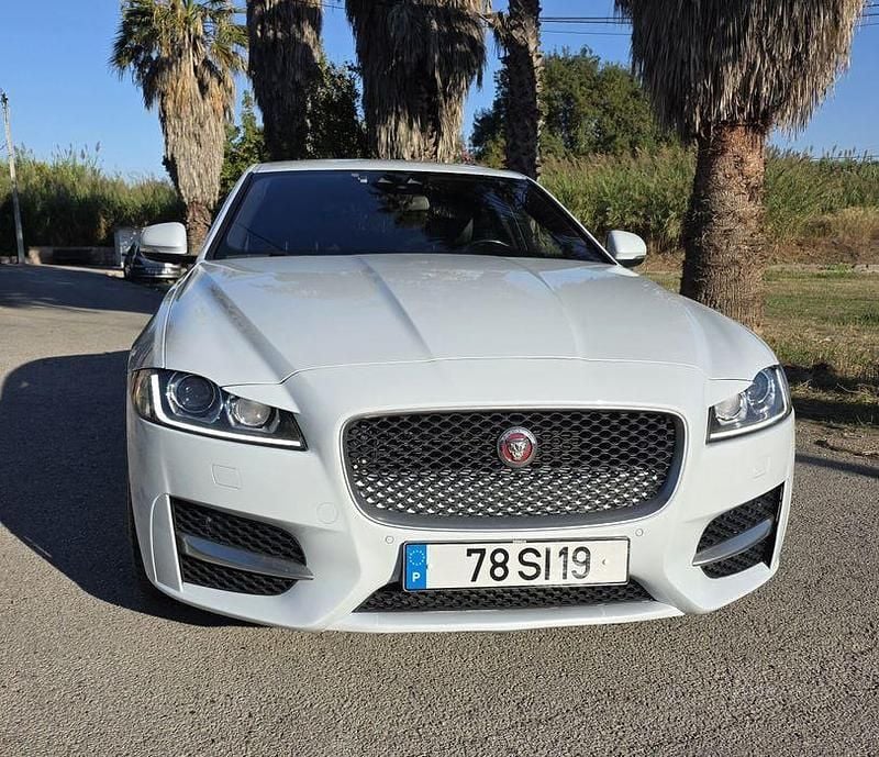 Usado 2016 Jaguar XF R Sedan | € 18.500 (Preço justo) - Imagem 1/4