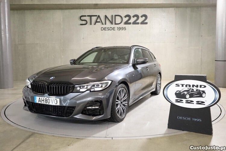 Cinza Usado 2021 BMW 318 Carrinha | € 32.750 - Imagem 1/1